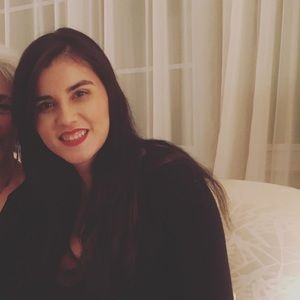 Meet your Posher, Ana